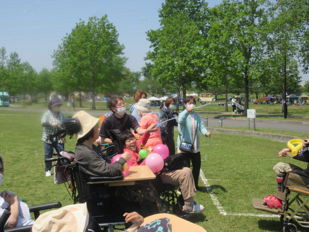 みすぎ 公園でシャボン玉