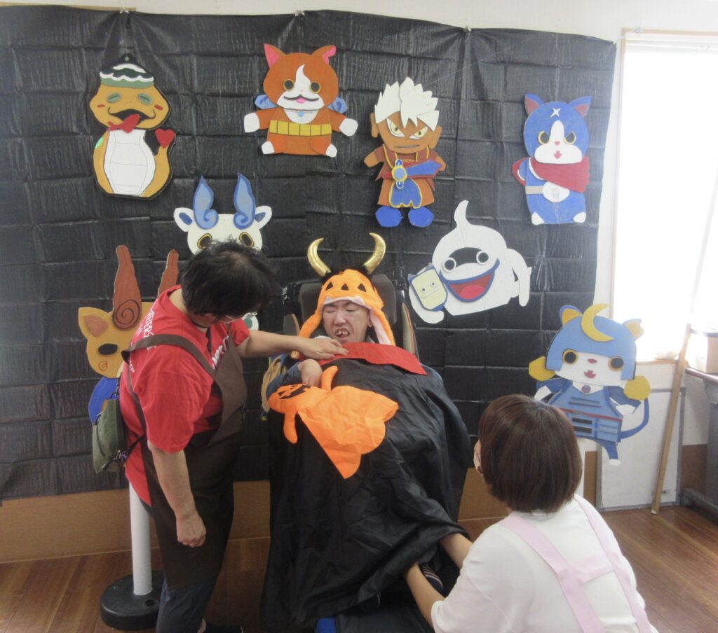 みすぎ ハロウィンで妖怪ウォッチたちの前でパチリ