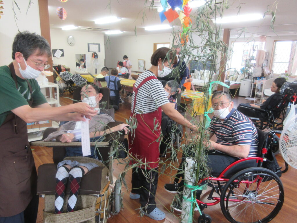 みすぎ 七夕の笹と記念写真