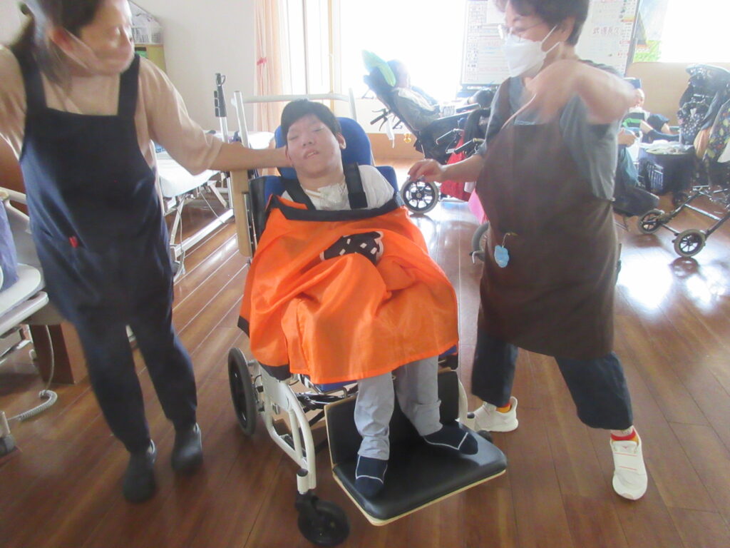 みすぎ 法被を着て記念写真